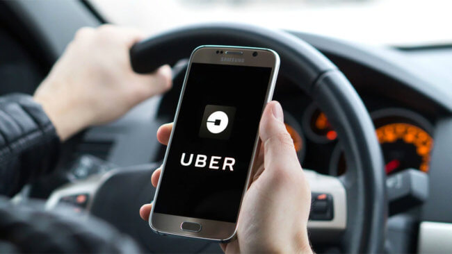 Uber будет выявлять аварии при помощи смартфона. Фото.