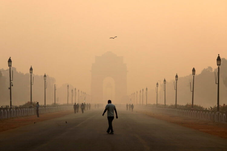 Как грязный воздух влияет на человека? Так загрязнение воздуха выглядит в Индии. Фото.