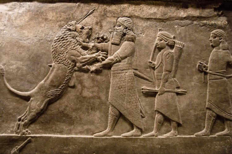 Магнитные бури глазами древних. Древние ассирийские письмена смогли задокументировать появление северного сияния на необычных для него широтах приблизительно 2700 лет назад. Фото.