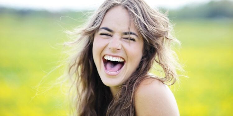 Социальный контекст шуток. Смех — лучшее лекарство от стресса. Фото.