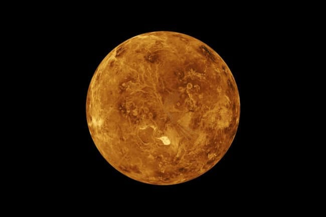 Nasa отправит космический аппарат для изучения адской поверхности Венеры. Фото.