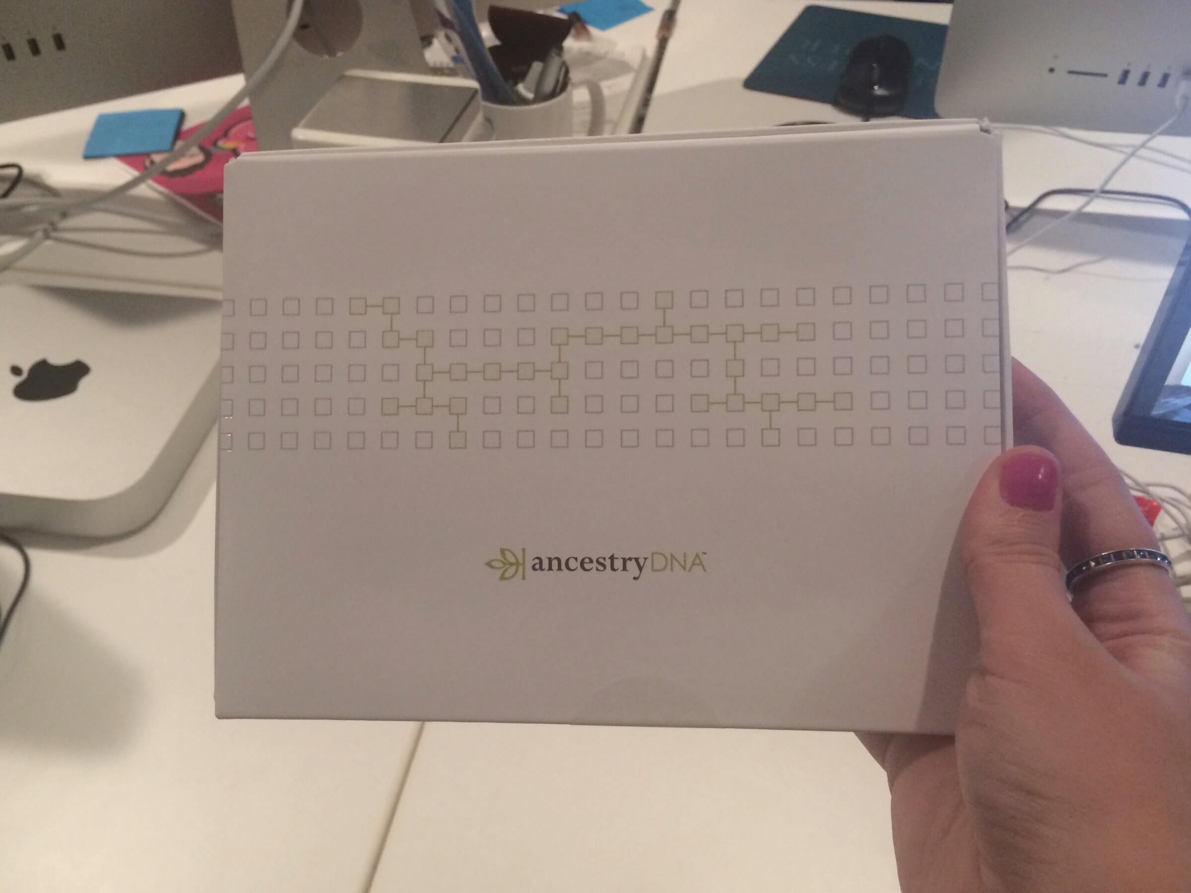 Как пройти генетическое тестирование. Набор для выполнения ряда процедур для прохождения теста. Фото.