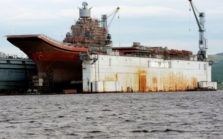 Сколько в России затонувших кораблей? Затонувший плавучий док ПД-50. Фото.