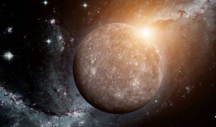 У медленно вращающихся планет не может быть спутников. Скорость вращения Меркурия вокруг своей оси крайне низкая, что могло послужить фактором отсутствия у него естественного спутника. Фото.
