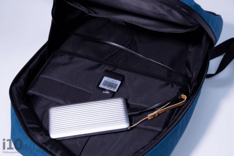 Обзор PIXEL — первых в мире рюкзаков с экраном. Работает от внешнего аккумулятора. Фото.