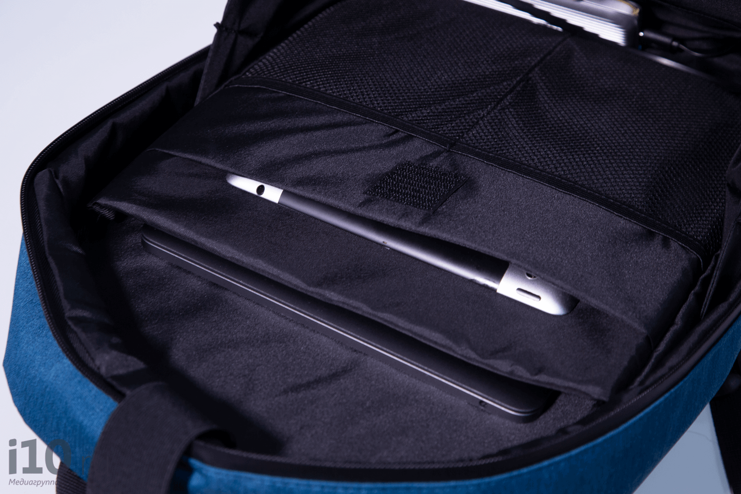 Такой рюкзак только один? Внутри смело можно разместить и планшет, и ноутбук. Такой рюкзак только один? Внутри смело можно разместить и планшет, и ноутбук. Фото.