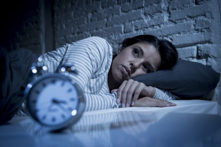 Бессонница повышает риск инсульта и инфаркта. Проблемы со сном могут быть опаснее, чем вы думаете. Фото.