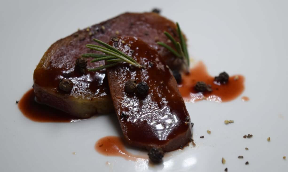 Искусственное мясо уверенно завоевывает рынок. Фото.