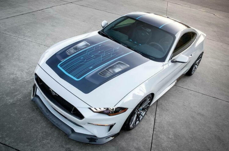 Ford Mustang Lithium. Зачем электромобилю коробка передач? Наверное это самый брутальный электромобиль. Фото.