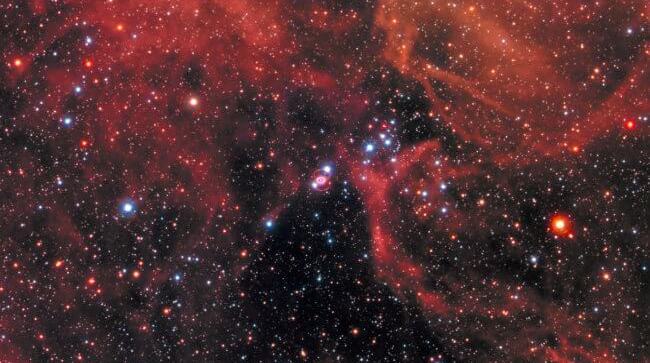 Нейтронная звезда, которую искали больше 30 лет, возможно, обнаружена. В центре изображения остатки сверхновой SN 1987A. Фото.