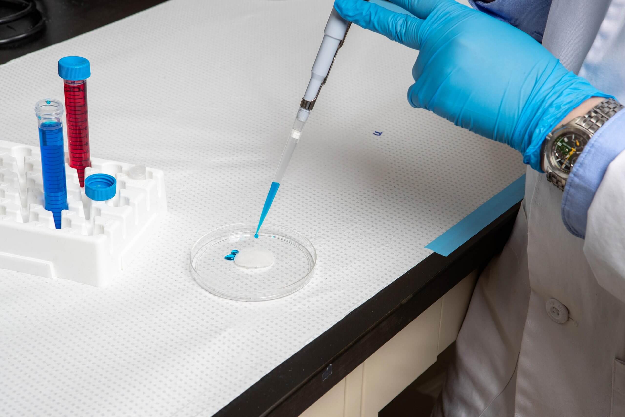 Создана поверхность, к которой не липнут даже бактерии и вирусы. Новая поверхность отталкивает все, включая бактерии и вирусы. Фото.