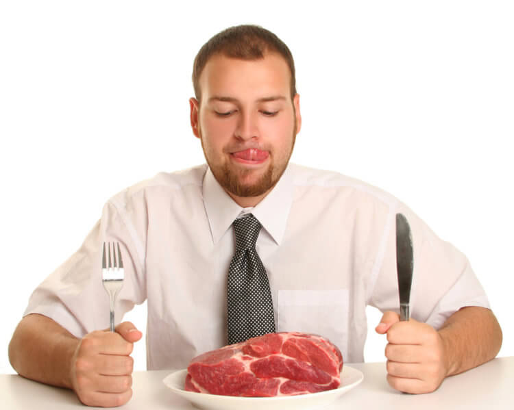 Полезна ли мясная диета? Частое употребление говядины может спровоцировать повышение уровня “плохого” холестерина в крови. Фото.