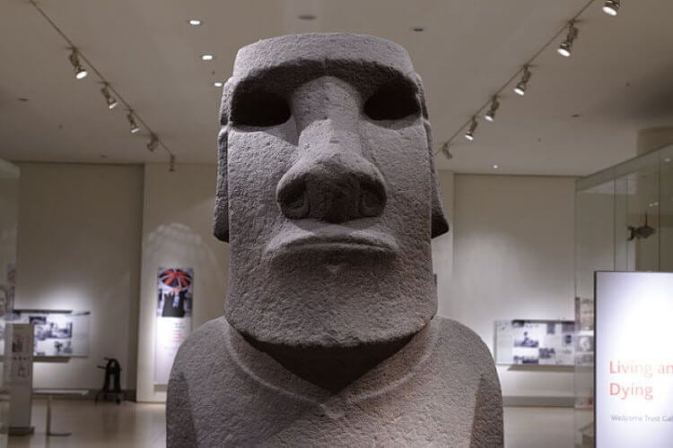 Тайна острова Пасхи. Статуя Хоа Хакананайа в Британском музее. Фото.