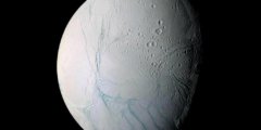 Ледяная Луна Сатурна может оказаться интереснее, чем считалось ранее. Фото.