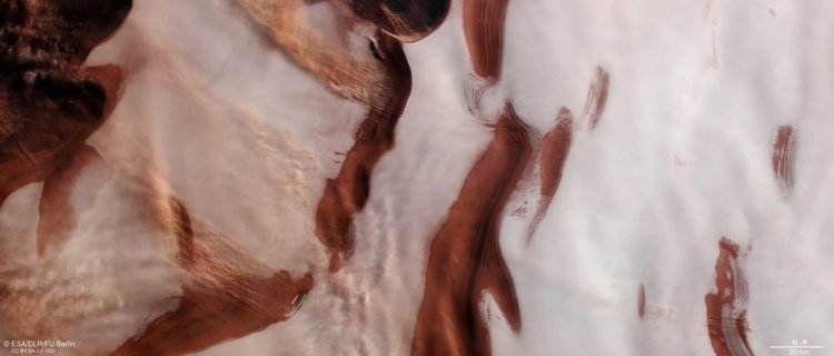 Получены новые фото северного полюса Марса. Северный полюс Марса с борта орбитального аппарата “Mars Express”. Фото.