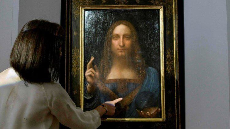 Ученые разгадали одну из самых странных загадок Леонардо да Винчи. Картина “Сальватор Мунди” привлекла особое внимание учёных из-за особенного стеклянного шара в руках изображенного Иисуса Христа. Фото.