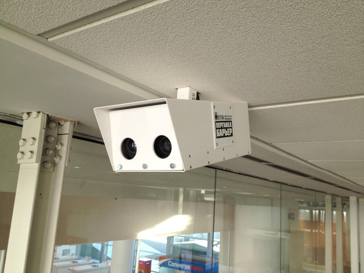 Китайская болезнь или азиатский вирус. Какие меры принимаются? Похожие системы могут сканировать людей в потоке и в случае превышения температуры тела сообщить об этом оператору. Фото.