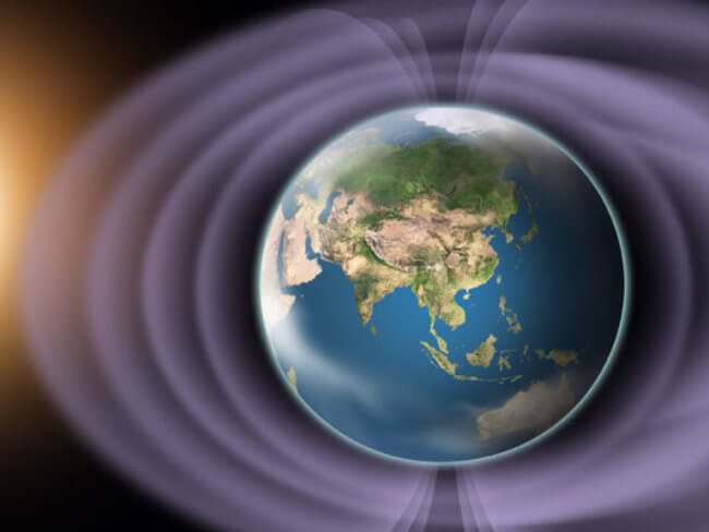 Сколько раз магнитное поле Земли спасало нас от вымирания? Фото.