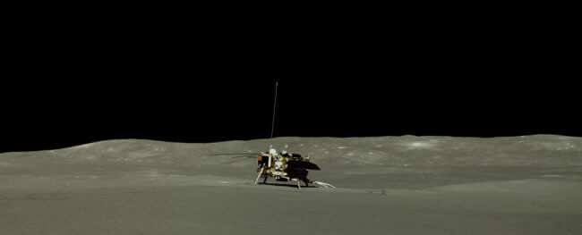Китайский луноход передал новые фотографии обратной стороны Луны. Фото.