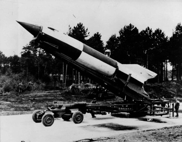 Первая боевая ракета. Знаменитая «Фау-2». Фото.