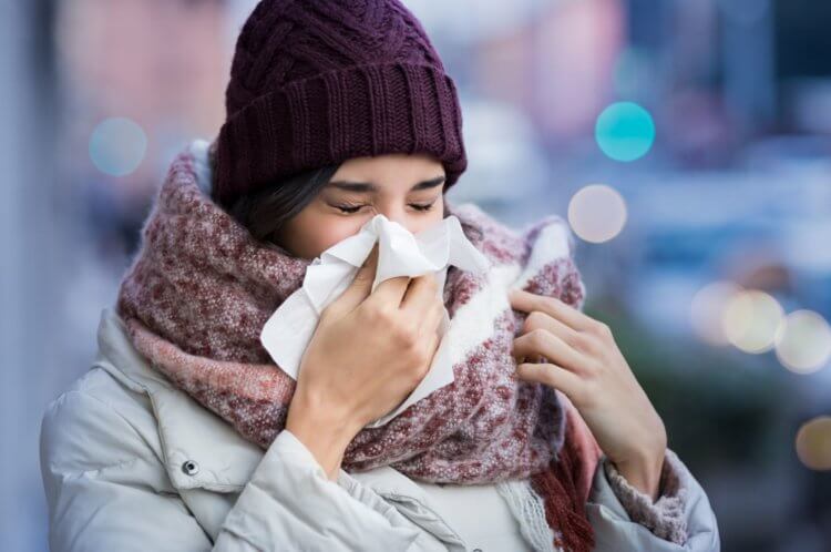 Можно ли простудиться от холода? Советы специалистов одеваться теплее в холодное время года имеют под собой веские основания. Фото.