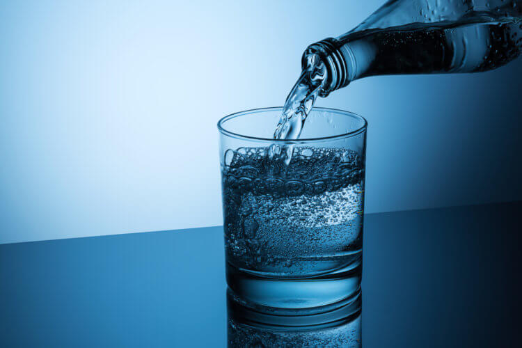 Газированная питьевая вода - вред для почек