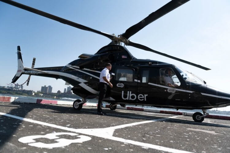 Uber начала перевозить людей на вертолетах. Сколько стоит такой полет? Полетать на вертолете Uber можно всего за 200 долларов. Фото.