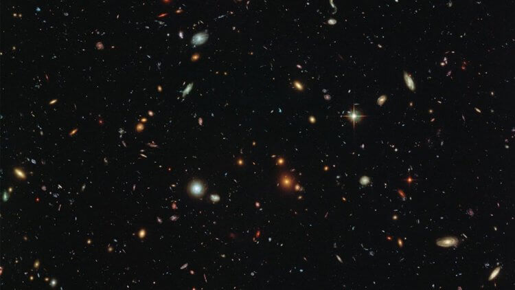 Математика — язык Вселенной? Во Вселенной существуют миллиарды галактик. Фото.