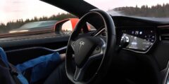 Tesla удаленно отключила автопилот на Model S после перепродажи автомобиля. Фото.