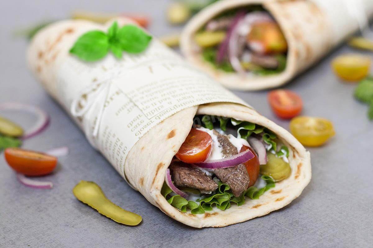 Можно ли есть еду руками? Может, шаурма такая вкусная, потому что ее едят руками? Фото.