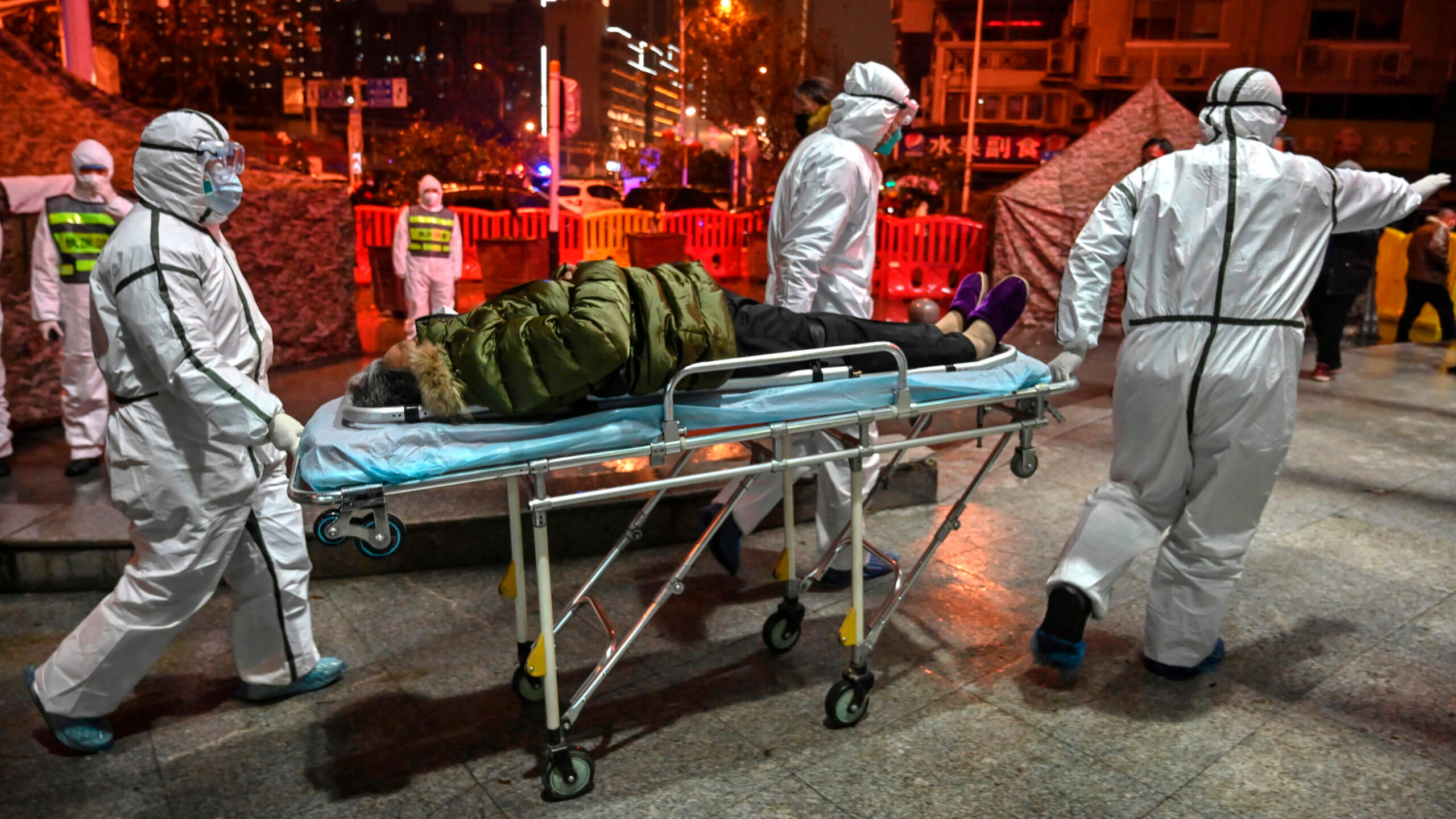 В поисках «нулевого пациента»: ученые ищут человека, с которого началась вспышка коронавируса. Сегодня о первом человеке, заразившимся коронавирусом ничего не известно. Фото.