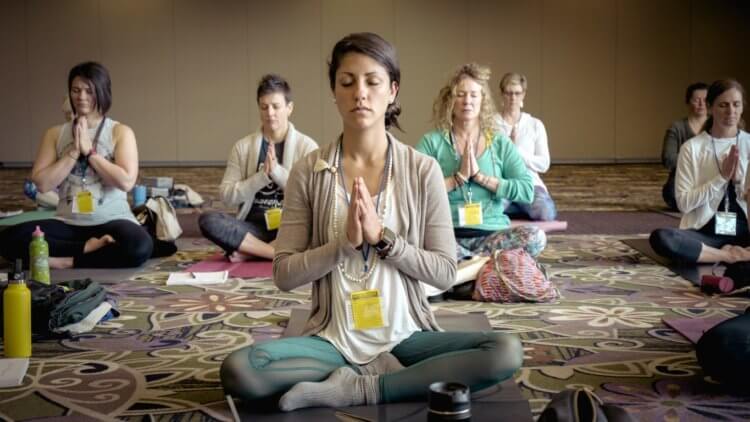 Чем полезна медитация? Медитировать может научиться практически каждый человек. Фото.