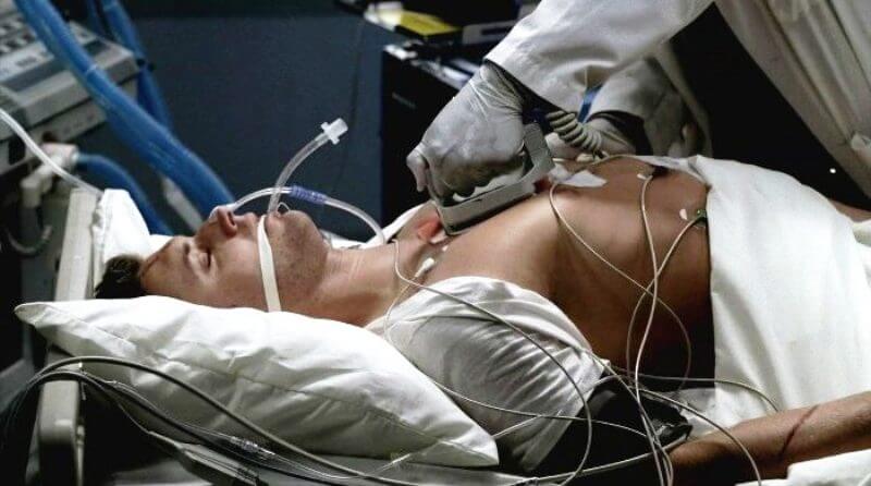Мозговой имплантат может вытащить людей из комы. Кома — состояние между жизнью и смертью, во время которого больной полностью теряет возможность контактировать с окружающим его миром. Фото.