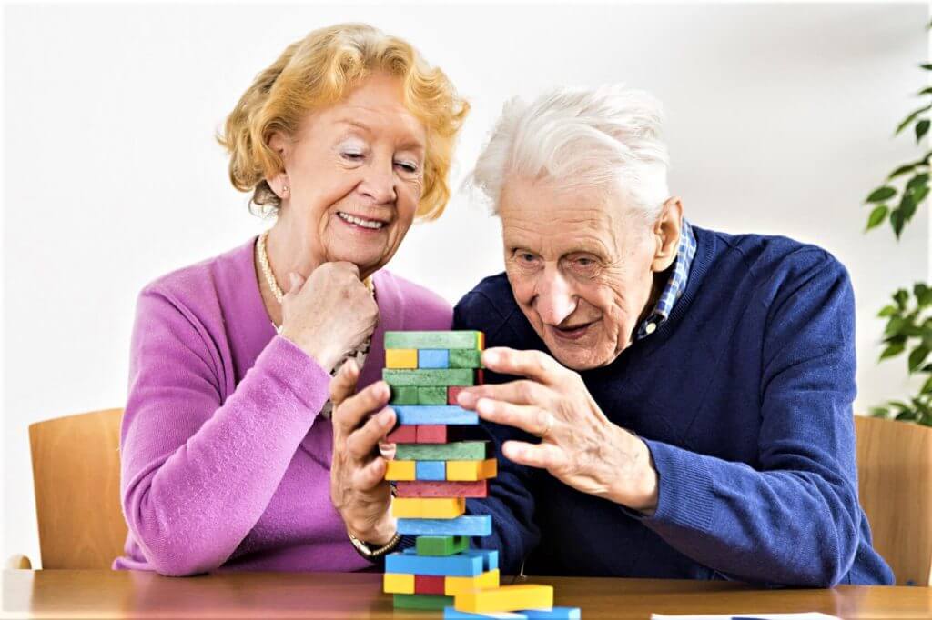 Можно ли вылечить болезнь Паркинсона? Болезнь Паркинсона нарушает способности человека к действиям, связанных с мелкой моторикой рук. Можно ли вылечить болезнь Паркинсона? Болезнь Паркинсона нарушает способности человека к действиям, связанных с мелкой моторикой рук. Фото.