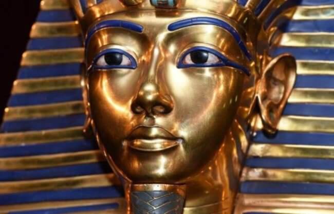 Найдена гробница Нефертити? Фото.