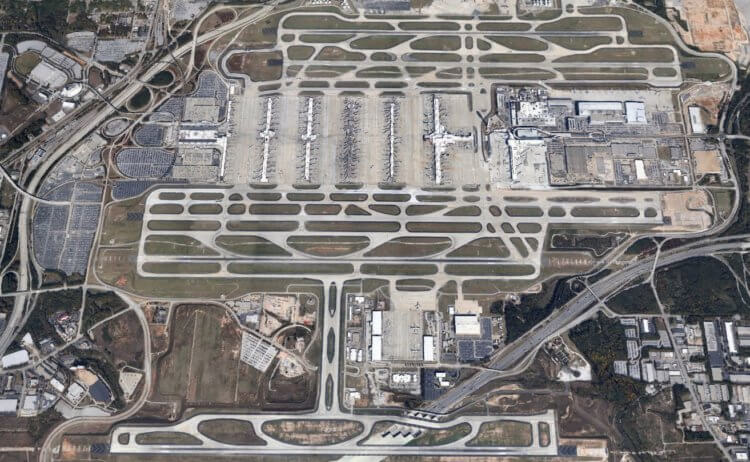 Как распространяются болезни? Самый большой аэропорт в мире — это Международный аэропорт Хартсфилд-Джексон. Фото.