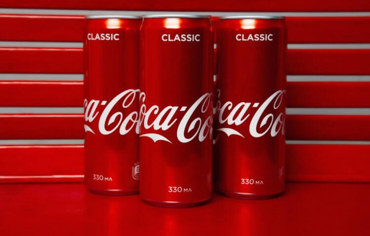 Работают ли методики воздействия на подсознание человека? “Кока-Кола” — один из самых рекламируемых продуктов в мире. Фото.