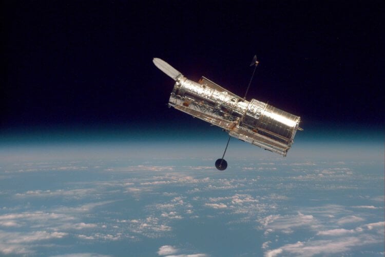 WFIRST — достойный преемник Hubble? Космический телескоп-легенда Hubble собственный персоной. Фото.