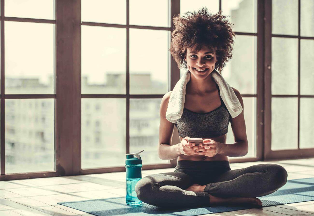 Регулярные занятия спортом, отказ от алкоголя и табака и правильное питание помогут укрепить иммунитет. Фото.