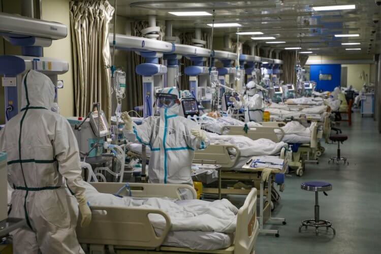 Что такое аппарат искусственной вентиляции легких и как он работает? Фото одной из больниц Уханя – города, где впервые была зафиксирована вспышка коронавируса. Фото.