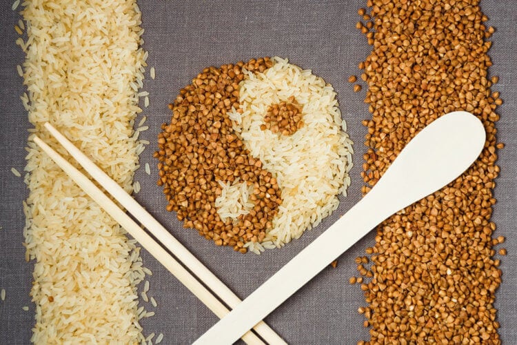 Что полезнее: рис или гречка? Гречка или рис? Фото.