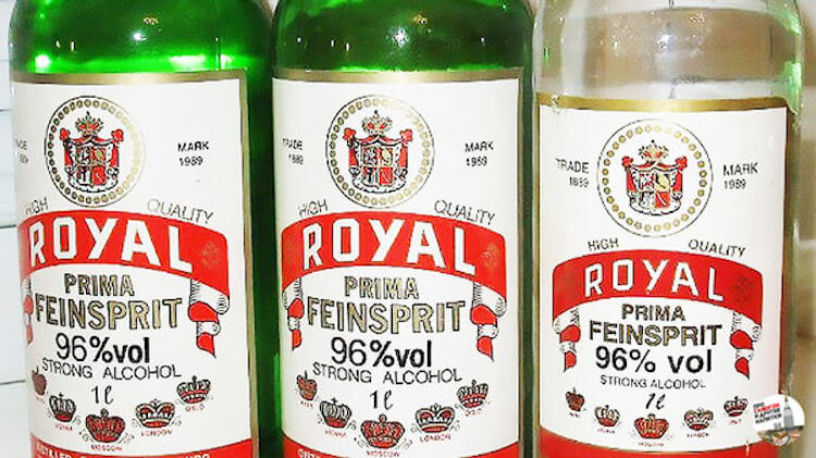 Адская штука. Лично встречал ее на полке супермаркета в Варшаве пару лет назад. Правда точного дизайна не помню. Фото.