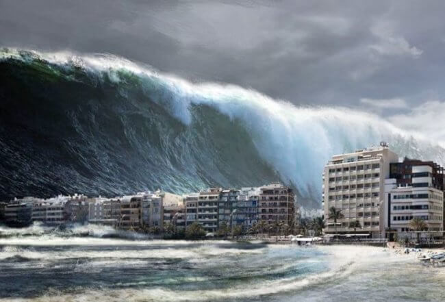 Какая высота была у самого большого цунами. Фото.