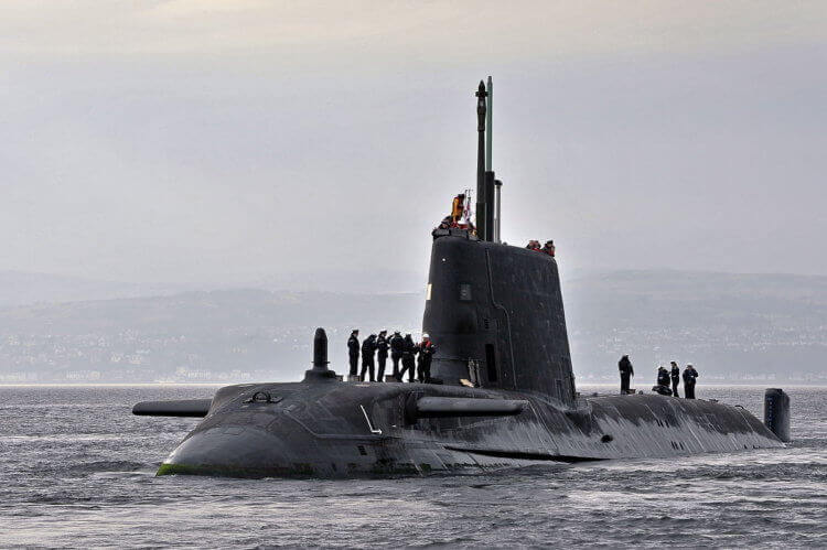 Самый большой подводный беспилотник. Так выглядят подводные лодки класса Astute. Фото.