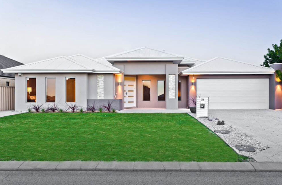 Покрасив крыши домов в белый цвет, можно сделать города холоднее. Фото.