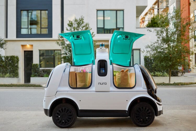 Когда роботы-курьеры заменят живых людей? Автономная машина Nuro может уже сейчас легально доставлять заказы в Калифорнии, США. Фото.