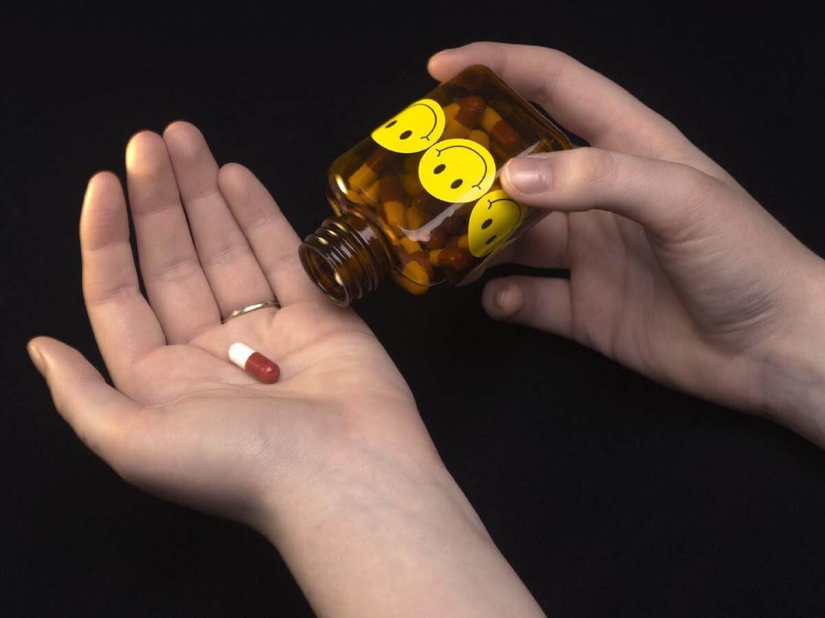 Будьте внимательны к себе, чтобы не пришлось принимать лекарства. Фото.