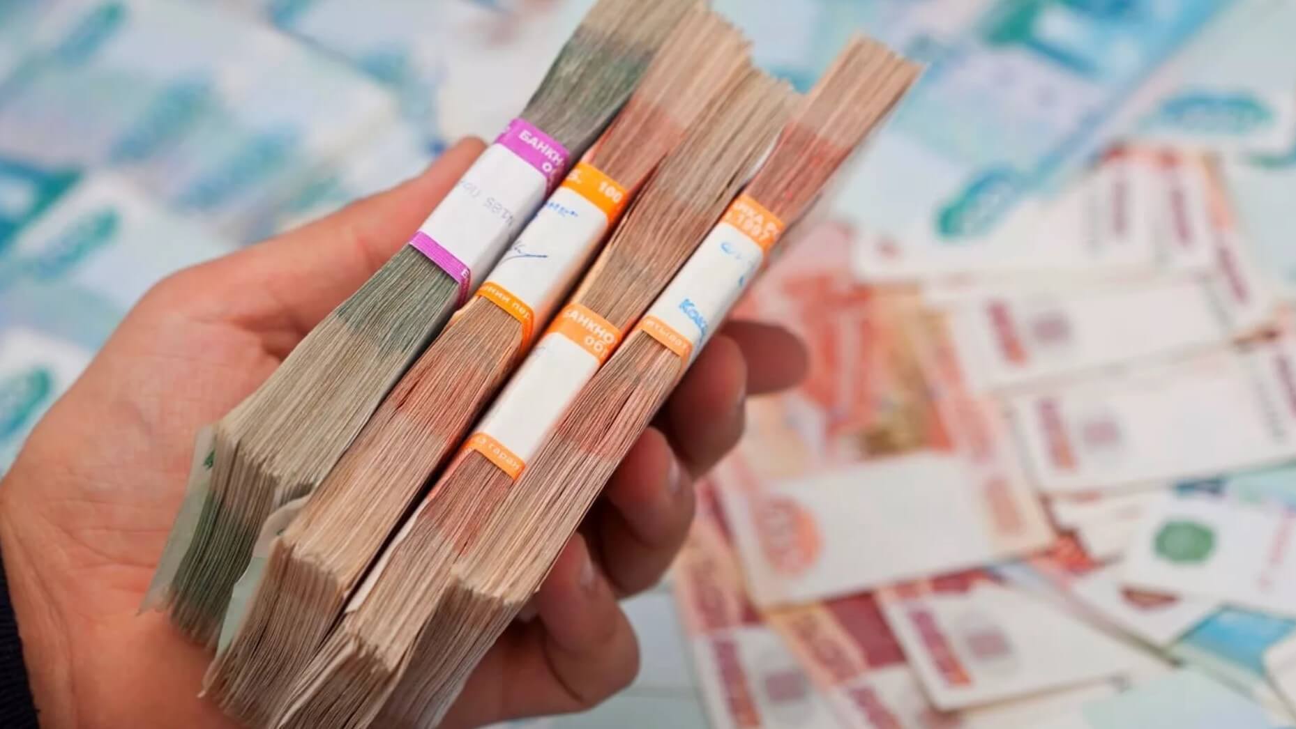 При какой температуре погибает коронавирус? Во время пандемии откажитесь от наличных. Берите с собой бесконтактные карты или настройте на смартфоне Google Pay или Apple Pay — будете спокойнее. Фото.