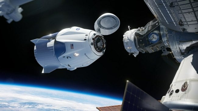 Астронавты NASA полетят на МКС на корабле и ракете Space X. Фото.