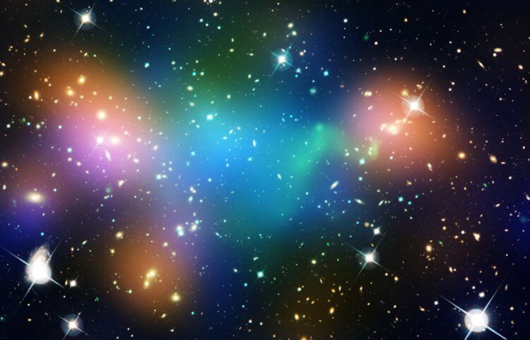 Галактики без темной материи на самом деле существуют? Не исключено, что все наше понимание Вселенной нужно пересмотреть. Фото.